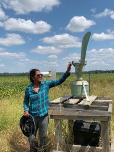 Nelomie Galagedara collects Cercospora spore samples